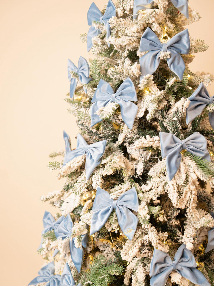 Fiocco di Natale in Velluto Personalizzato – Iniziale Ricamata | Fatto a Mano