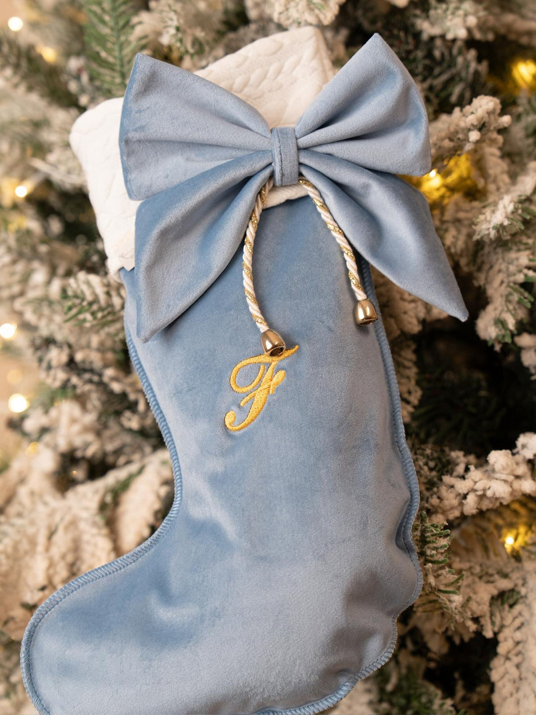 Calza della Befana in velluto Iniziale ricamata