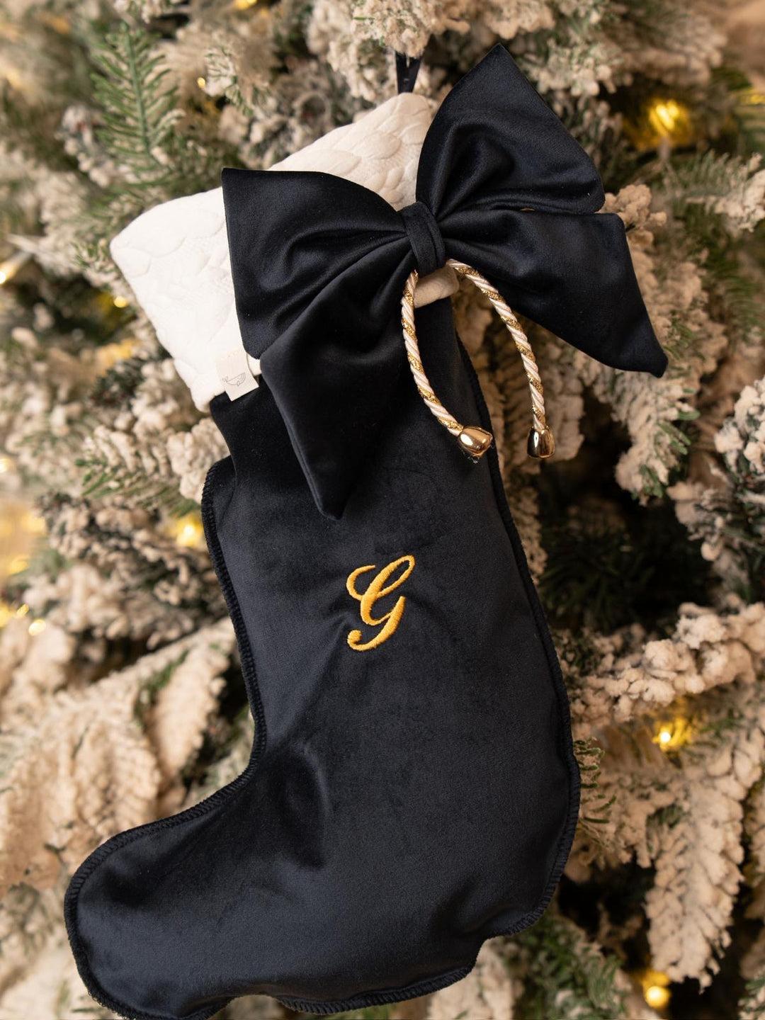 Calza della Befana in velluto Iniziale ricamata