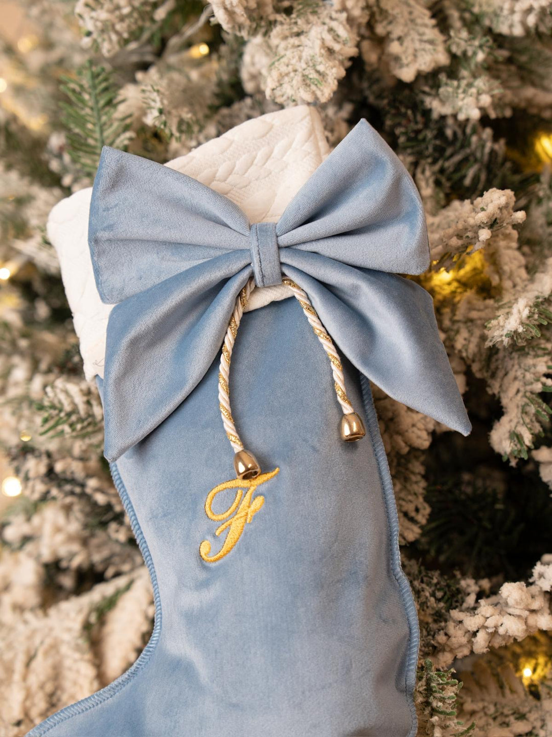 Calza della Befana in velluto Iniziale ricamata